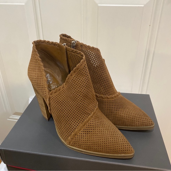 New in Box Vince Camuto Lamorna Seed Brown Asymmetrical Ankle Booties Boots - Picture 12 of 14